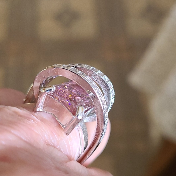 Ring - Picture 2 of 4